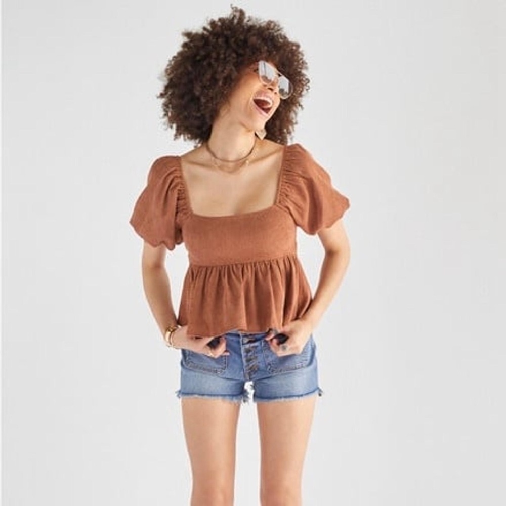 Francesca's Collections Tan Puff Sleeve Blouse